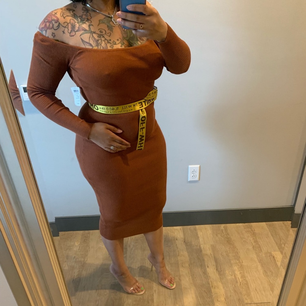 Off the shoulder backless dress